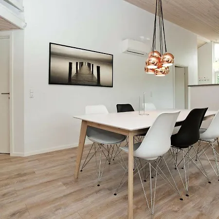 8 Person In Glesborg 度假居 Fjellerup