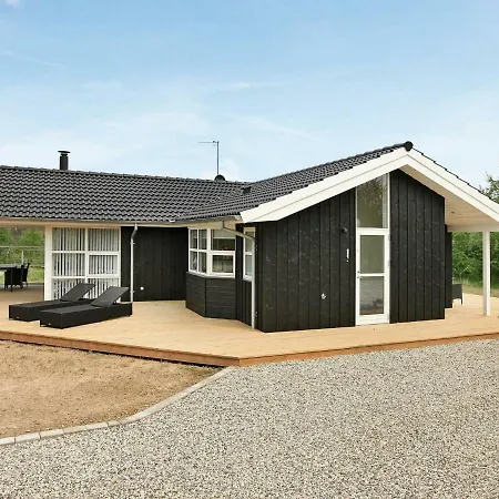 8 Person In Glesborg Semesterbostad Fjellerup